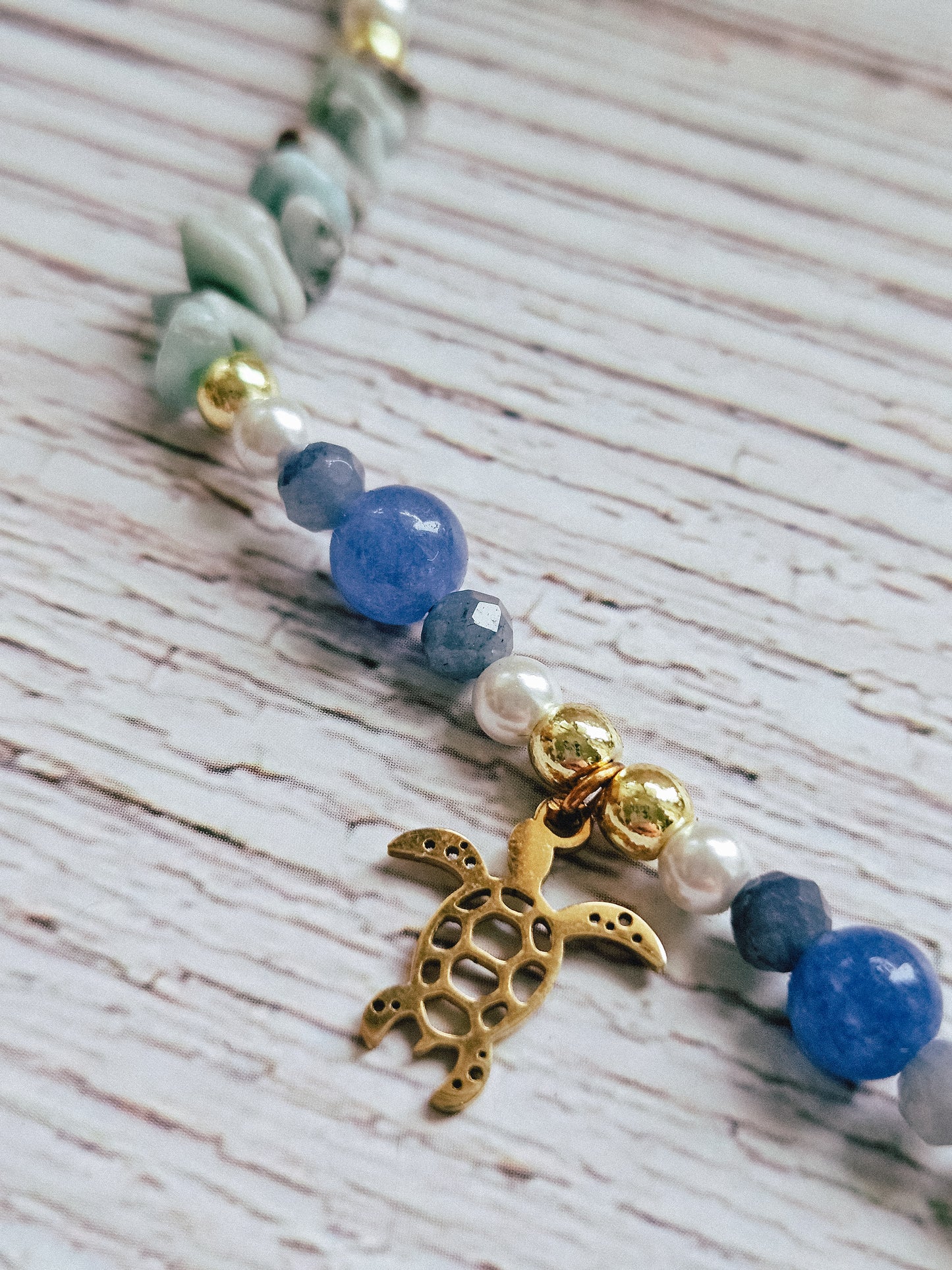 Collar de Piedras Naturales: Larimar, Perla, Cianita, Aventurina y Hematita con Colgantes de Mar - Vieira, Estrella de Mar, Tortuga y Caballito de Mar