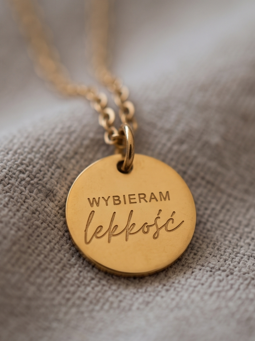 Naszyjnik „WYBIERAM LEKKOŚĆ”