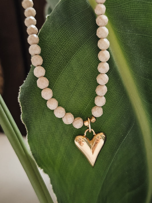 Collar Piedra de Río con Corazón fabricado en acero quirúrgico