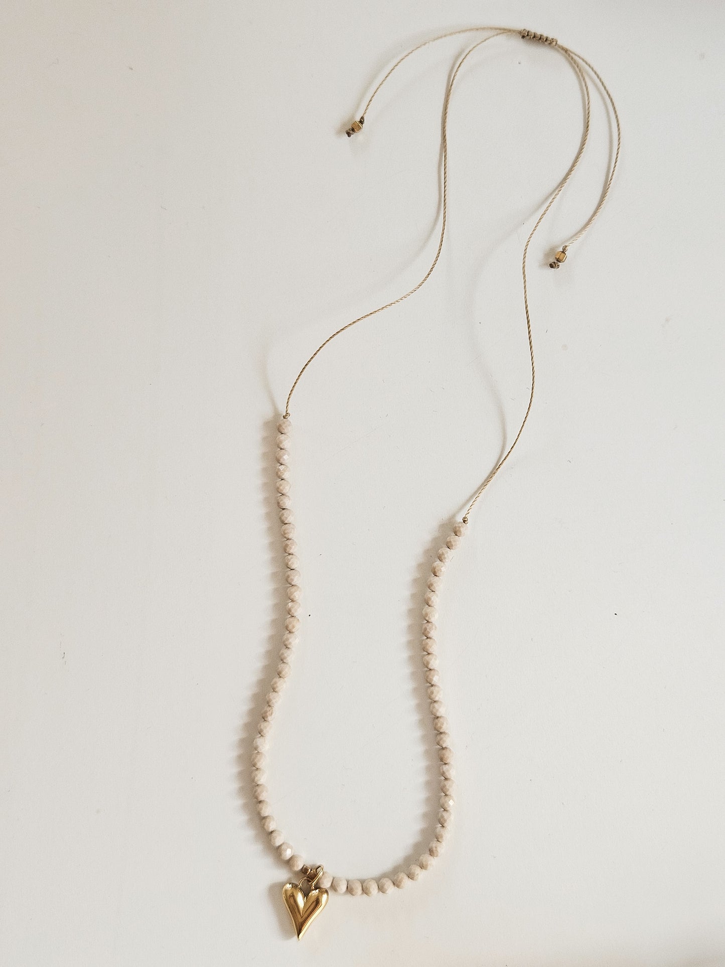 Collar Piedra de Río con Corazón fabricado en acero quirúrgico
