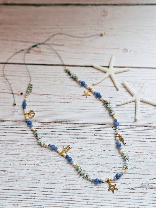 Collar de Piedras Naturales: Larimar, Perla, Cianita, Aventurina y Hematita con Colgantes de Mar - Vieira, Estrella de Mar, Tortuga y Caballito de Mar