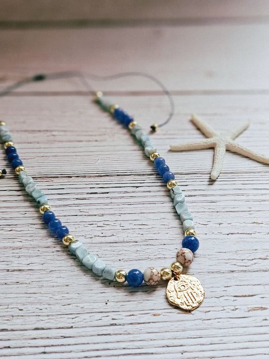 Collar de Piedras Naturales: Larimar, Aventurina y Hematita con Colgante Mano de Fátima