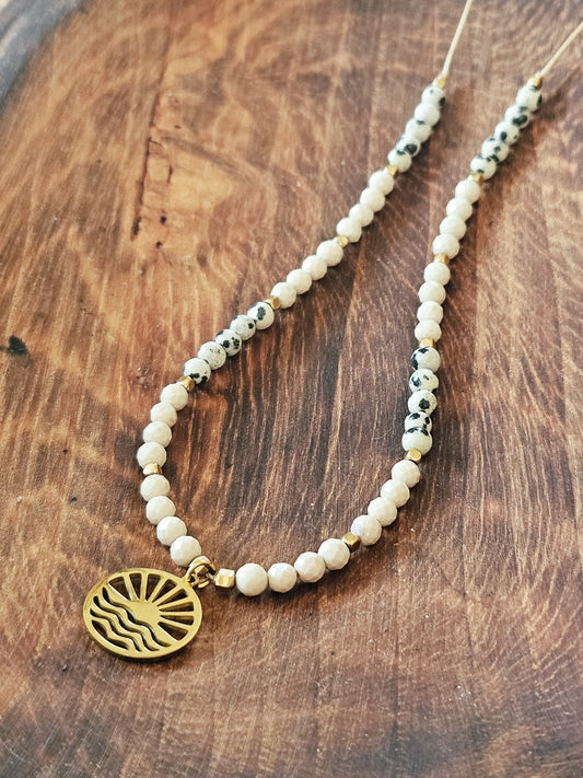 Collar de Piedras Naturales: Piedra de Río y Jaspe Dálmata