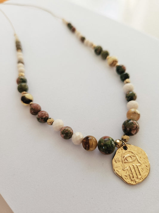 Collar de Piedras Naturales: Jaspe Picasso, Ámbar Báltico, Piedra de Río y Hematita con Colgante de Acero Quirúrgico – Mano de Fátima